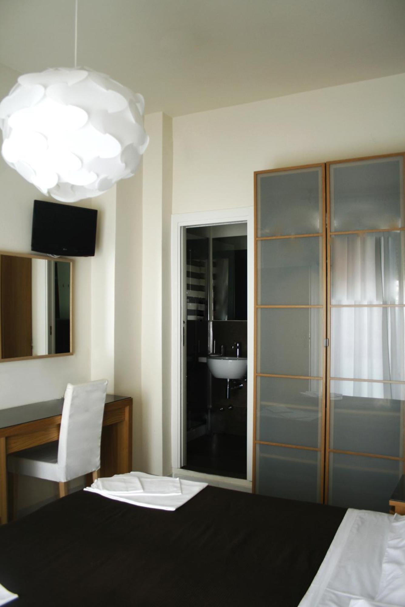 Hotel Esplanade Rimini Buitenkant foto