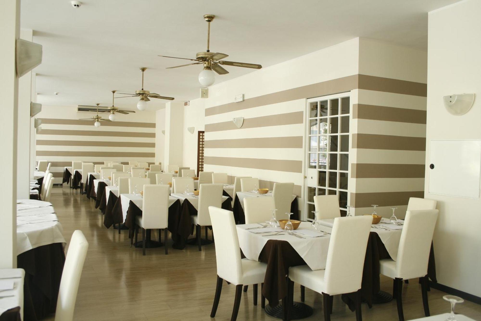 Hotel Esplanade Rimini Buitenkant foto