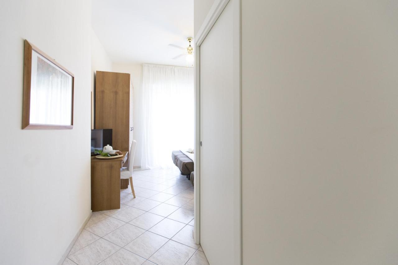 Hotel Esplanade Rimini Buitenkant foto